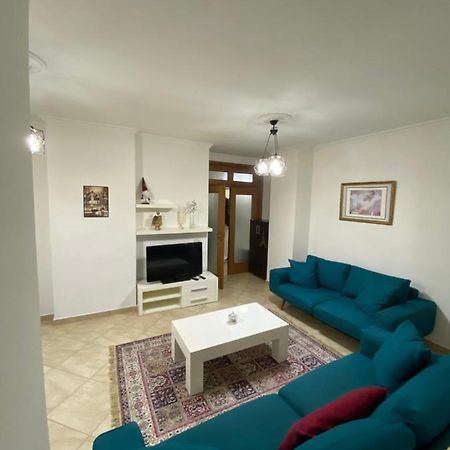 Chlo Apartment 3 Tirana Kültér fotó