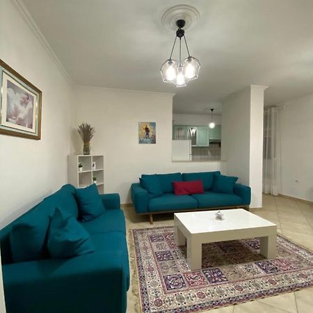 Chlo Apartment 3 Tirana Kültér fotó
