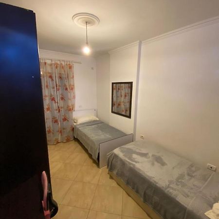 Chlo Apartment 3 Tirana Kültér fotó