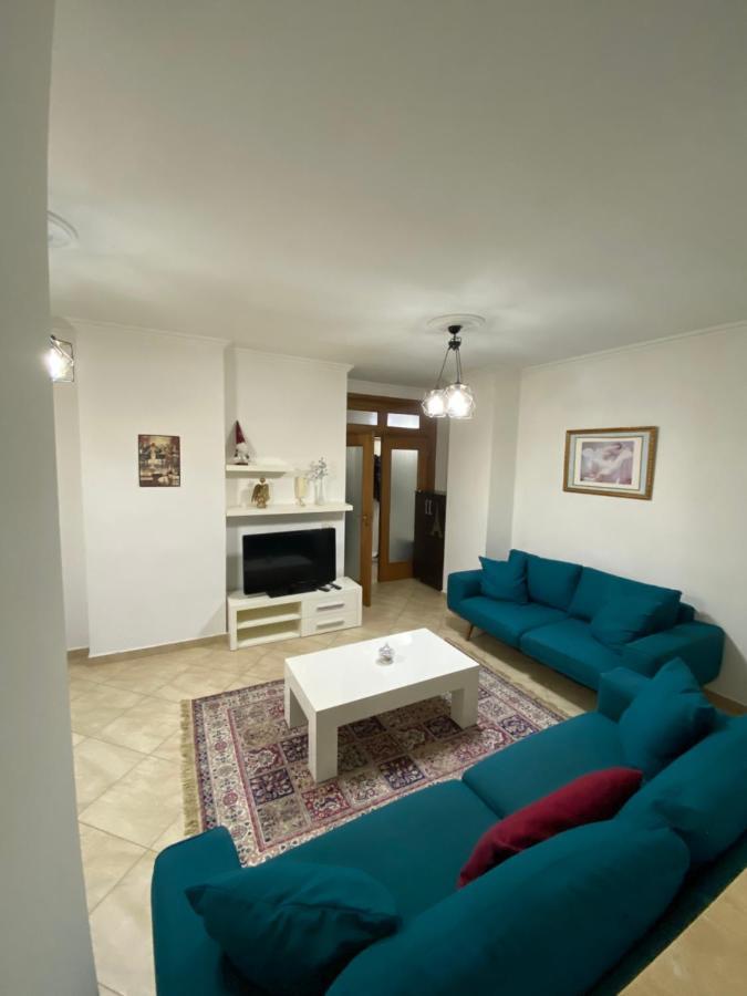 Chlo Apartment 3 Tirana Kültér fotó