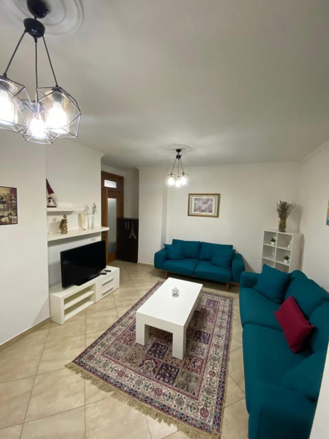 Chlo Apartment 3 Tirana Kültér fotó