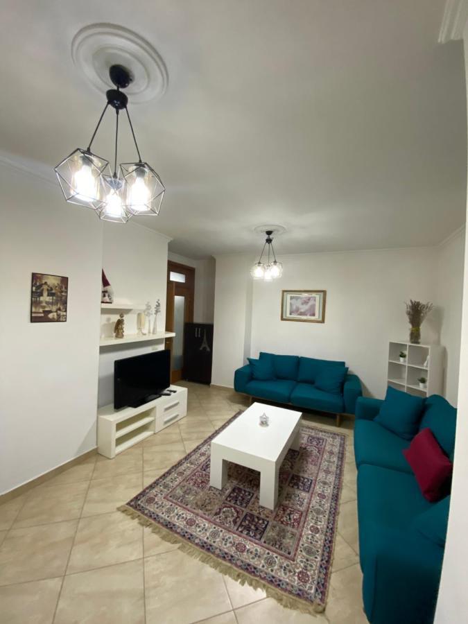 Chlo Apartment 3 Tirana Kültér fotó