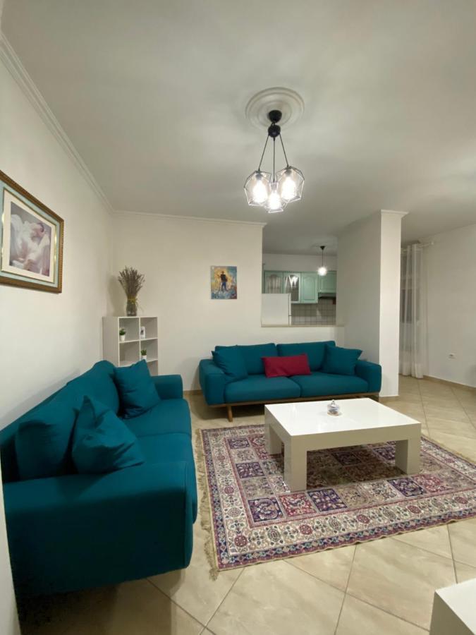 Chlo Apartment 3 Tirana Kültér fotó