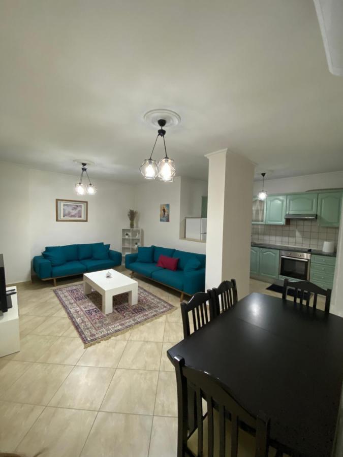 Chlo Apartment 3 Tirana Kültér fotó