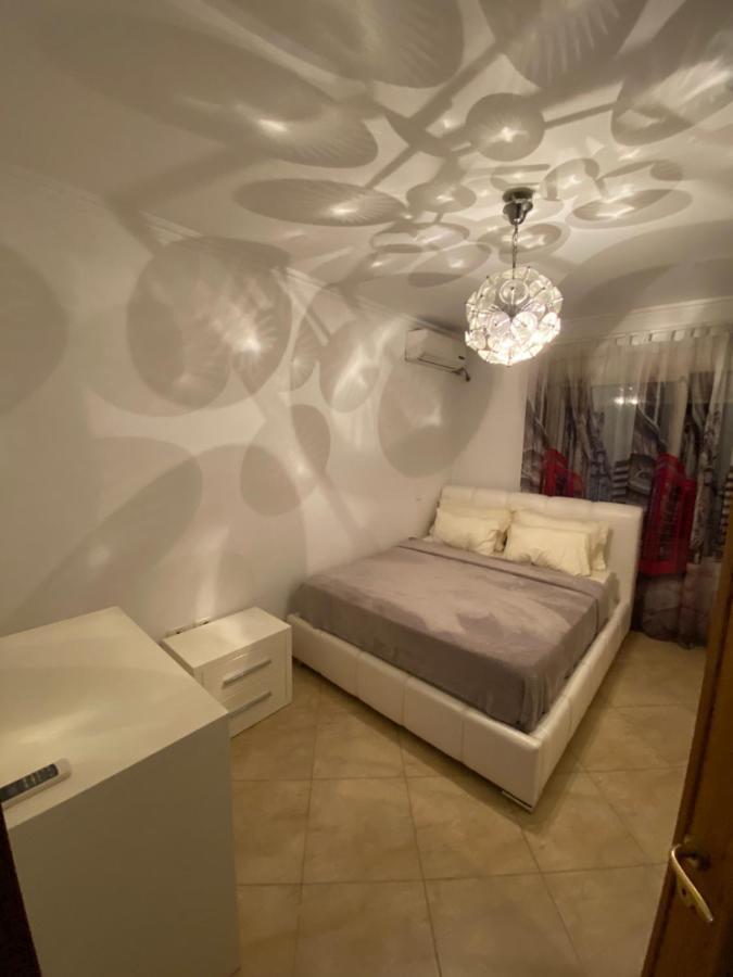 Chlo Apartment 3 Tirana Kültér fotó