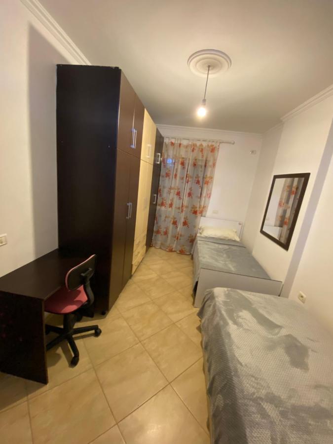 Chlo Apartment 3 Tirana Kültér fotó