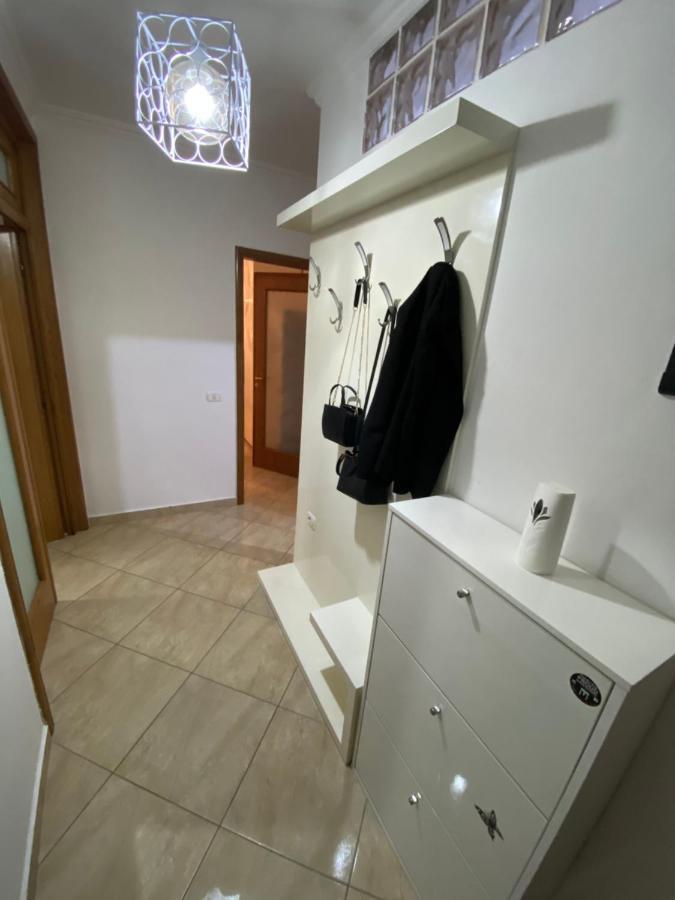 Chlo Apartment 3 Tirana Kültér fotó