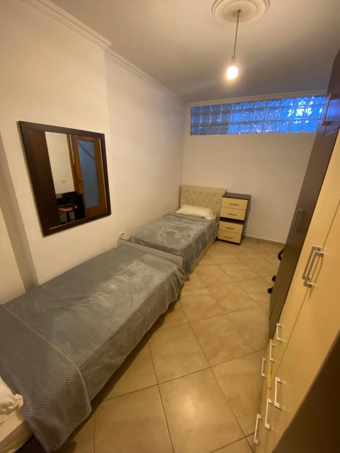 Chlo Apartment 3 Tirana Kültér fotó
